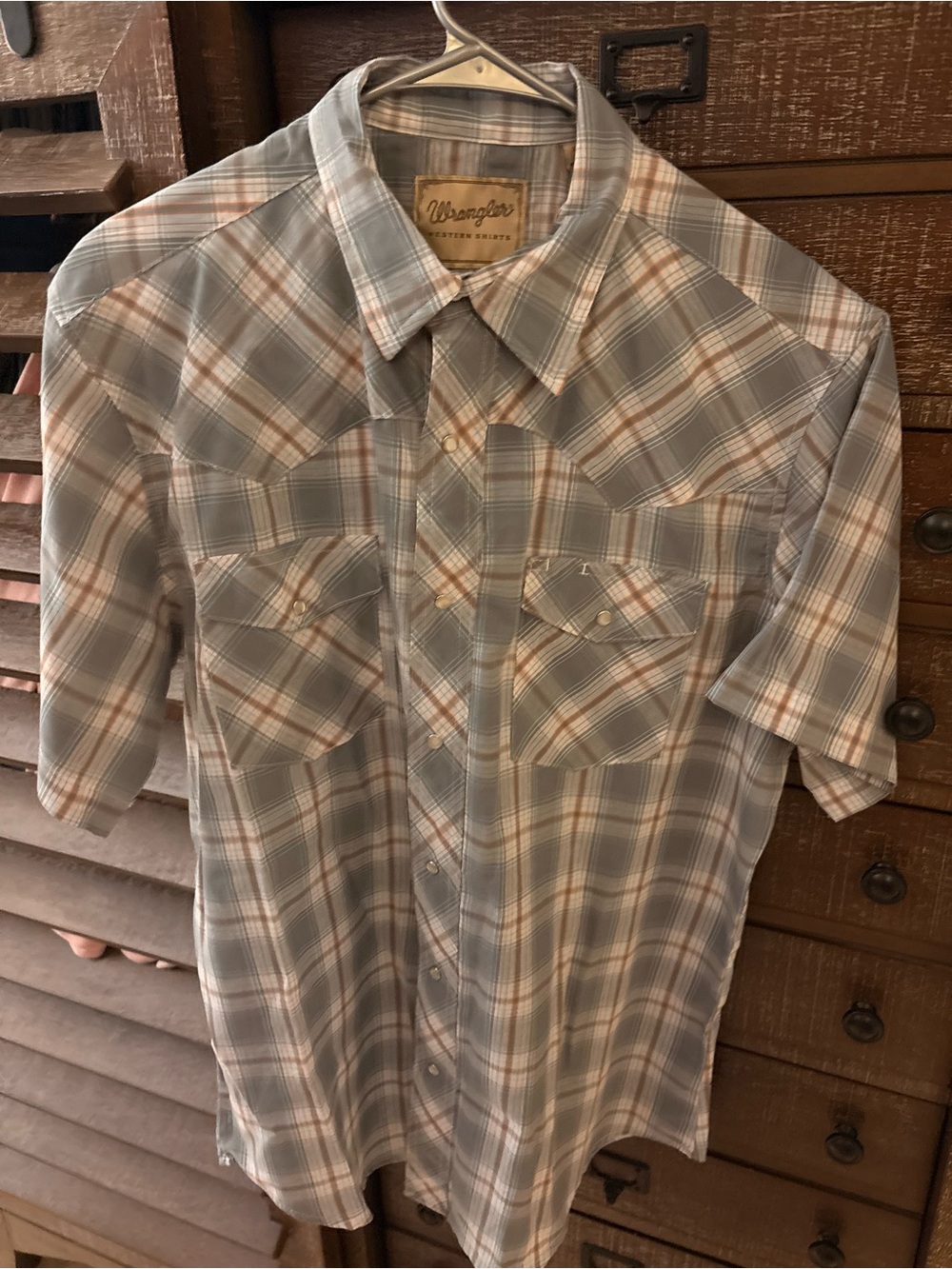 Wrangler Men's Short-Sleeve Plaid Button-Down Shirt - Light Blue & Tan